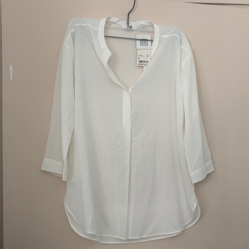 BNWT Uniqlo Elegant Blouse